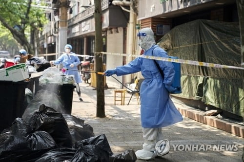 '한 달째 봉쇄' 상하이, 차단 지역 제한적 개방한다