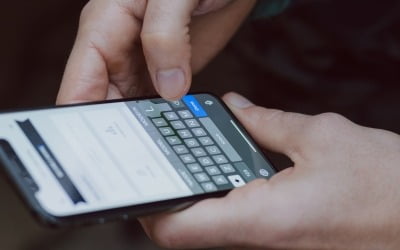 '스마트폰 중독 해결해요'…청소년 이용습관 조사·지원