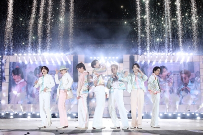 방탄소년단, 또 세계 최초…'BTS 테마파크'가 된 라스베이거스 [TEN스타필드]