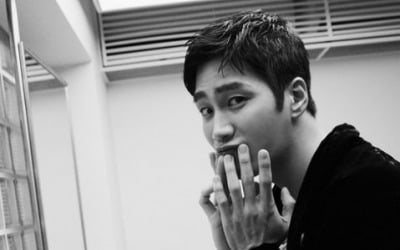 안보현, 인생샷 건졌네…흑백사진에 묻은 잘생김 [TEN★]