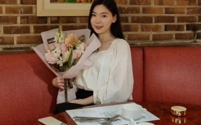 '법적부부 된' 윤남기♥이다은, 경양식 레스토랑 데이트…깜짝 꽃다발에 "행복" [TEN★]