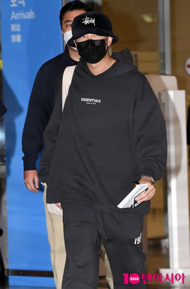[TEN 포토] 방탄소년단 RM '리더의 여유로운 미소'