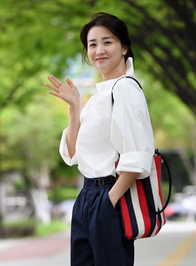 [TEN 포토] 박하선 '출근길은 즐거워'