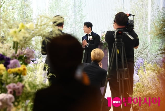 [단독][TEN 포토] 박군♥한영 '오늘은 행복한 결혼식' 