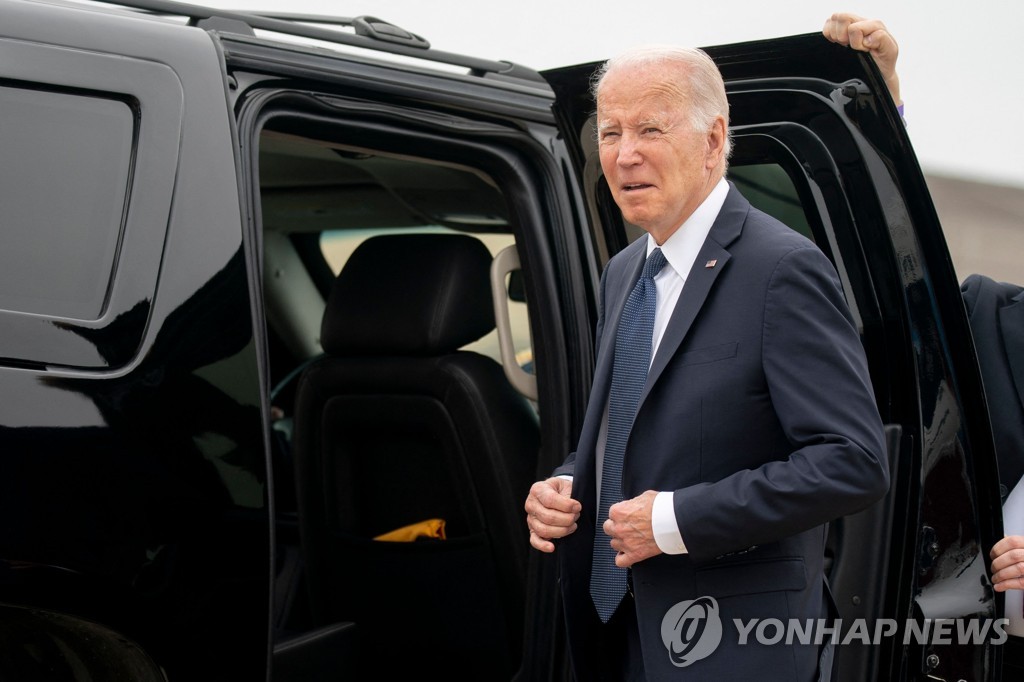 바이든, 佛 마크롱 연임 성공에 안도 "기분 좋아…통화 예정"