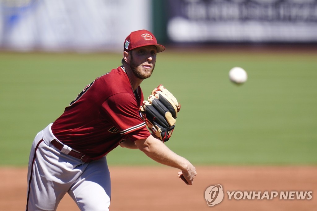 KBO출신 켈리, MLB 애리조나와 연장계약…2년 1천800만 달러