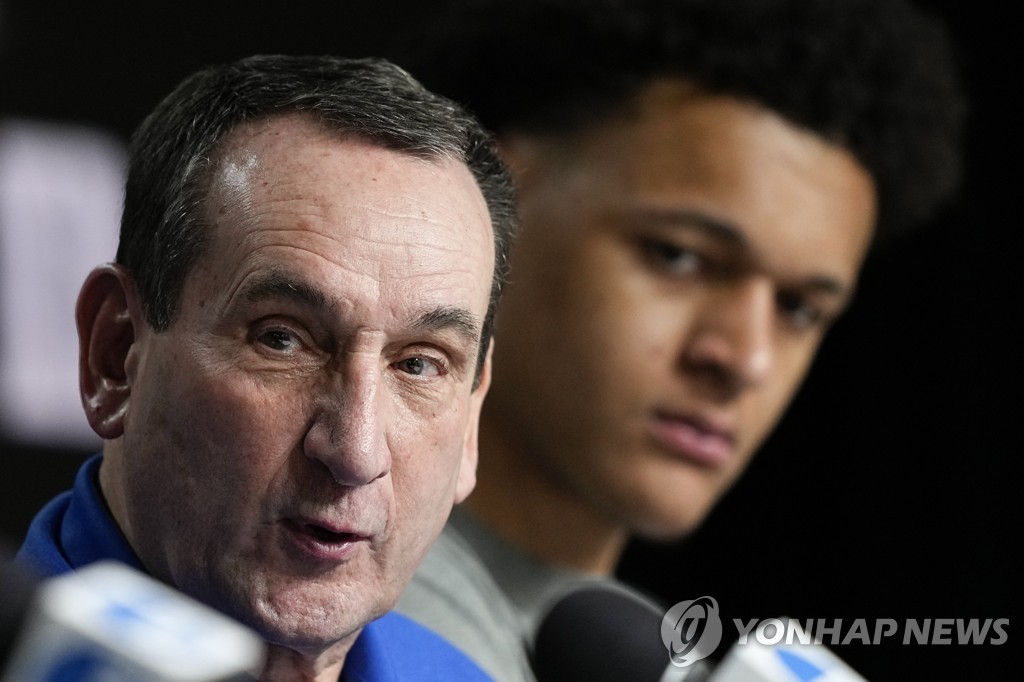 시셰프스키 감독, NCAA 4강서 탈락…47년 지도자 인생 마무리