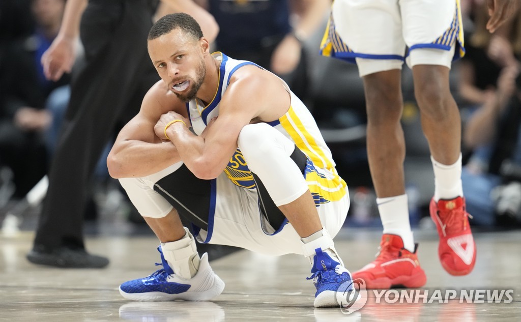 NBA 덴버, 골든스테이트에 반격의 1승…요키치 37점