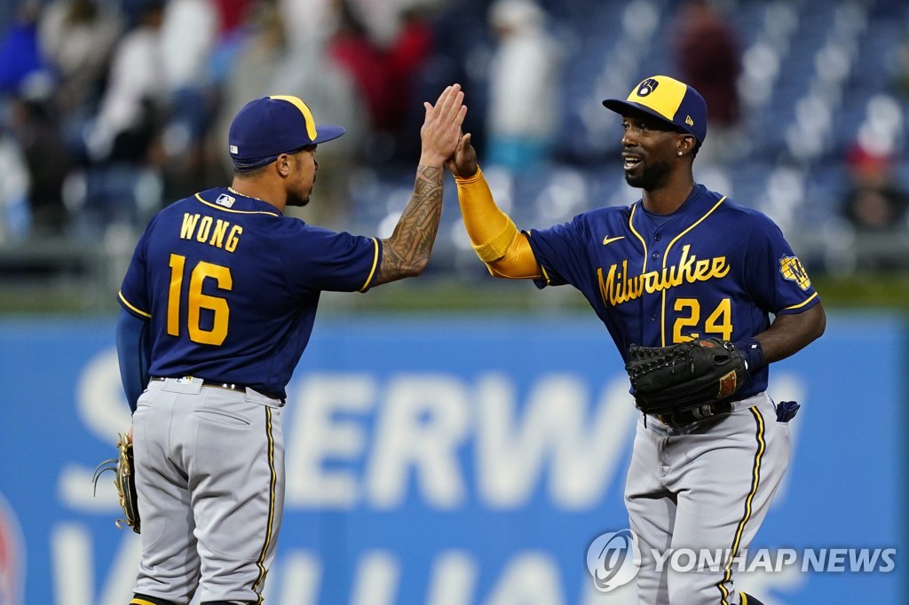 매커천, MLB 역대 51번째·현역 2번째 200홈런·200도루