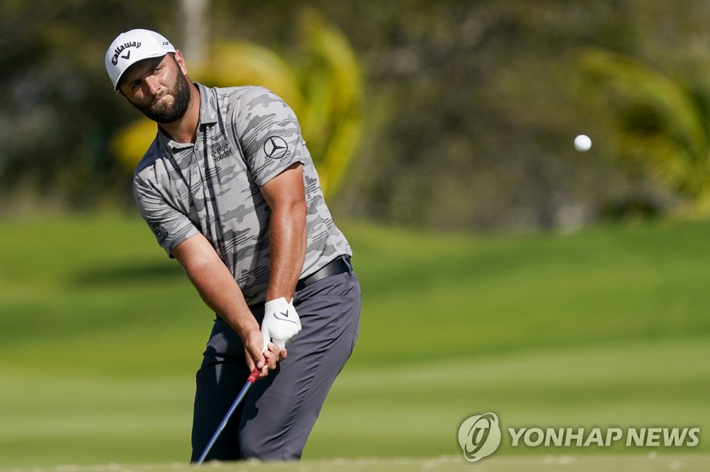 세계 2위 람, PGA 멕시코오픈 2R 단독 선두…시즌 첫 승 조준