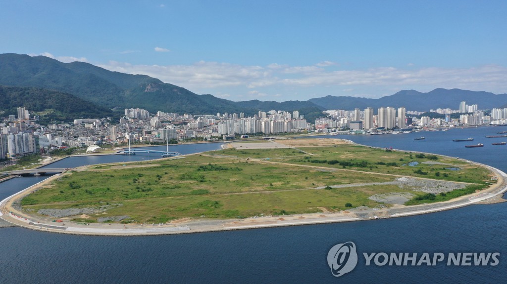 마산해양신도시 특위종료…창원시 "공전만 거듭, 무위로 돌아가"