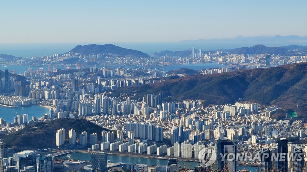 "동남권 인구 감소 확대…신정부 지역 균형발전 과감해야"