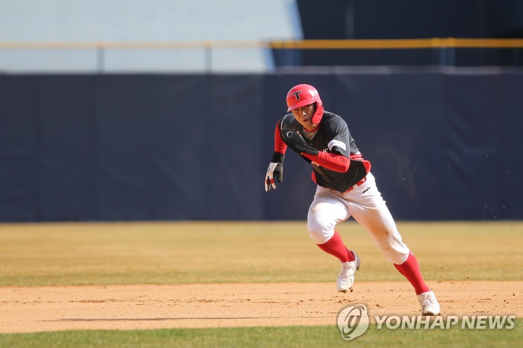 변화구 영점 맞춘 KIA 신인 김도영…'2할 타율' 이뤄낼까