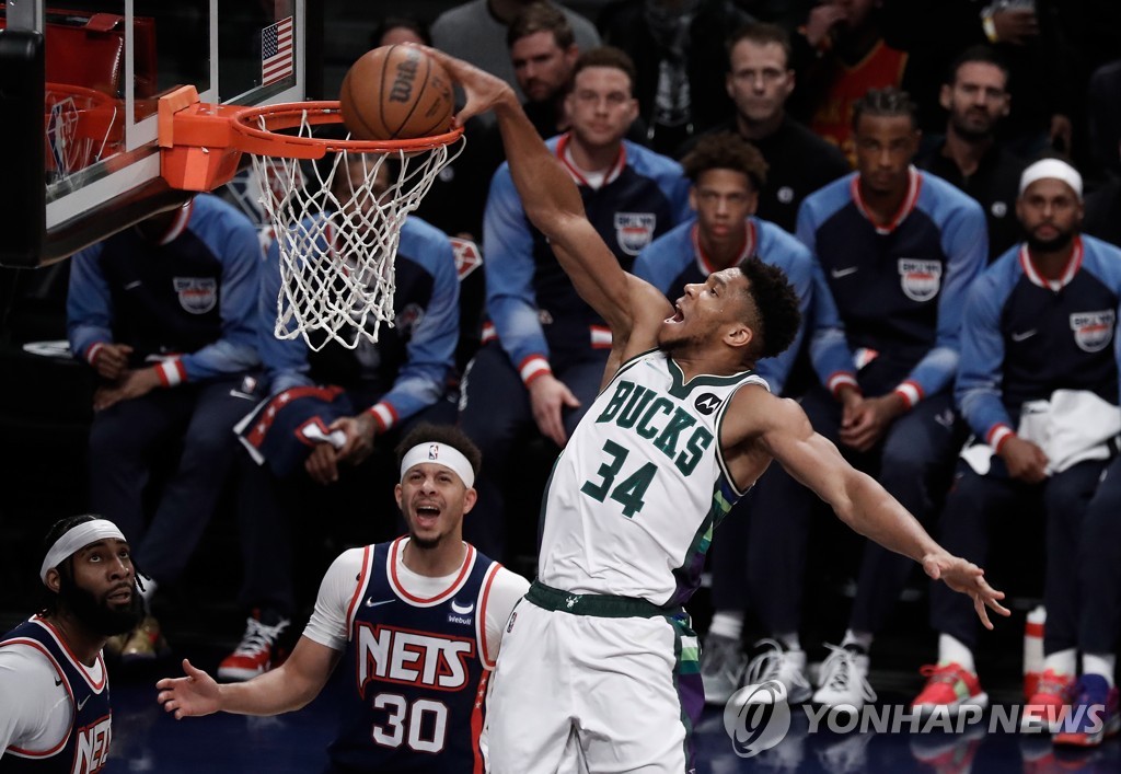 NBA 밀워키 최다 득점자로 우뚝 선 아데토쿤보, 연장 결승점까지