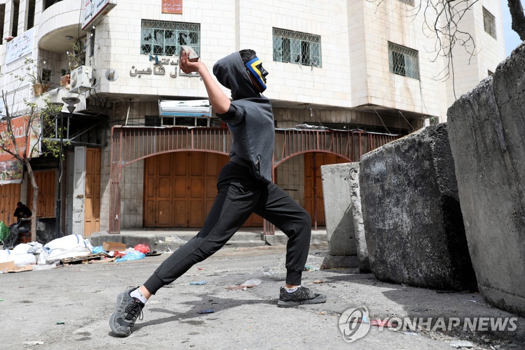 팔레스타인 청년 또 총에 맞아 숨져…라마단 앞두고 긴장 고조