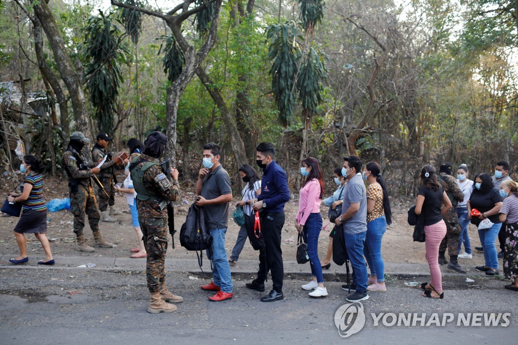 끝나지 않은 엘살바도르 '갱단과의 전쟁'…비상사태 연장 추진