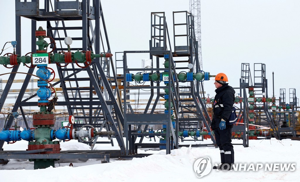 [우크라 침공] 끄떡없다더니…국제사회 제재에 러 에너지업체 가동 급감