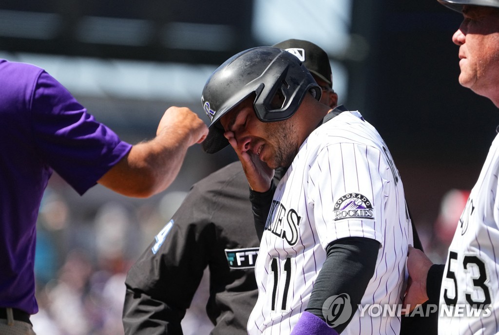 상대 선수 안아준 MLB 다저스 프리먼 "위로하고 싶었다"