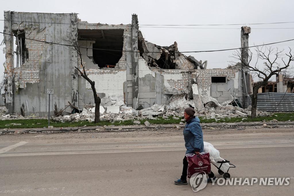 [우크라 침공] 눈만 뜨면 피난짐…무한반복되는 치매 할머니의 전쟁공포