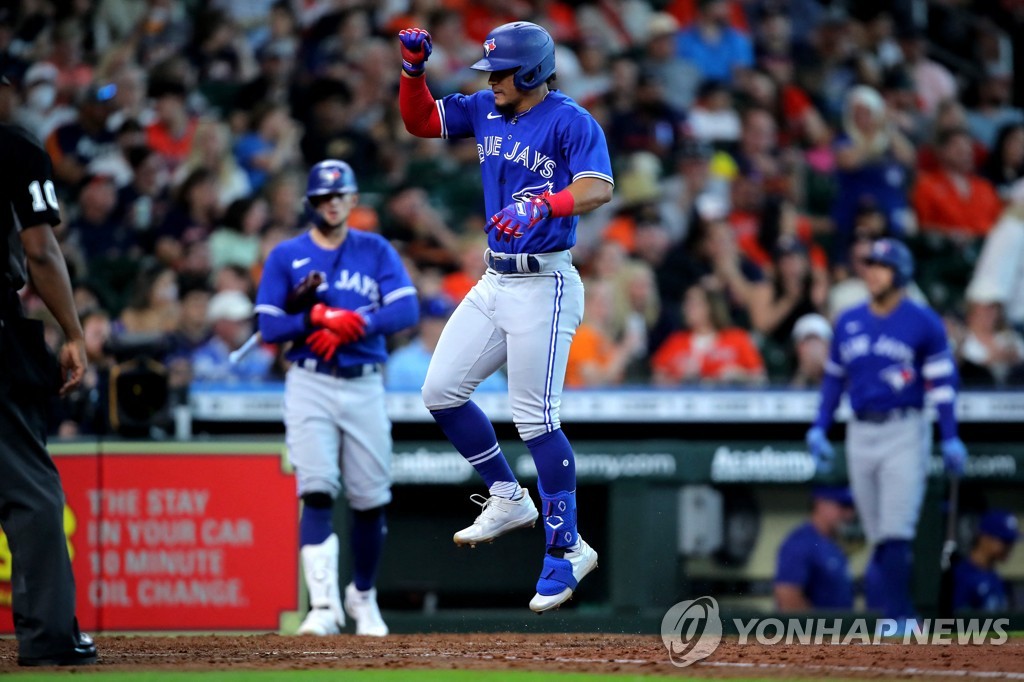 류현진, 강도 높여 37ｍ 캐치볼…MLB 토론토는 4연승