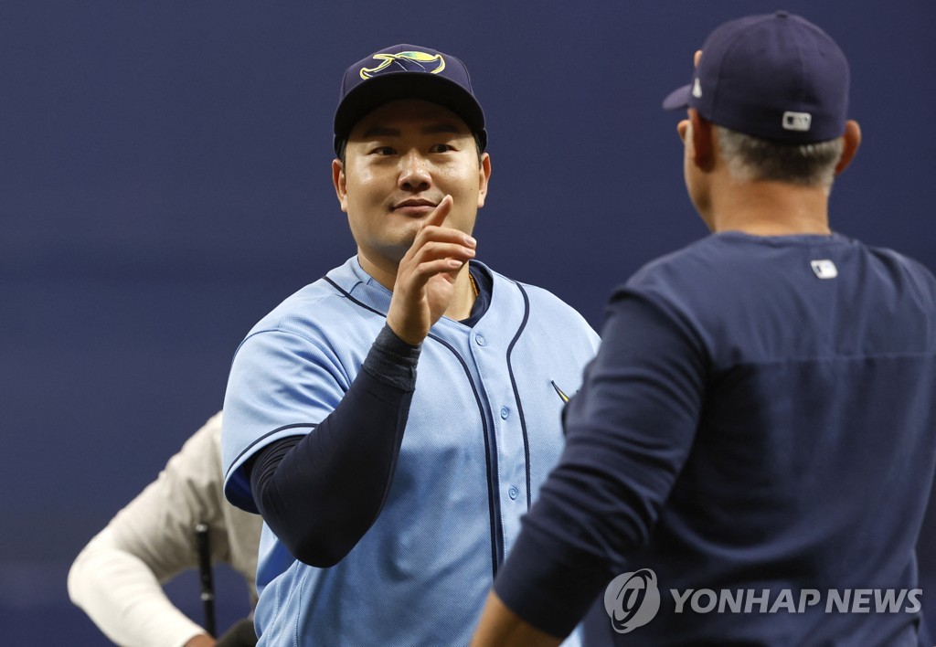 MLB 최지만, 팔꿈치 통증으로 또 결장…토론토 기쿠치는 또 뭇매