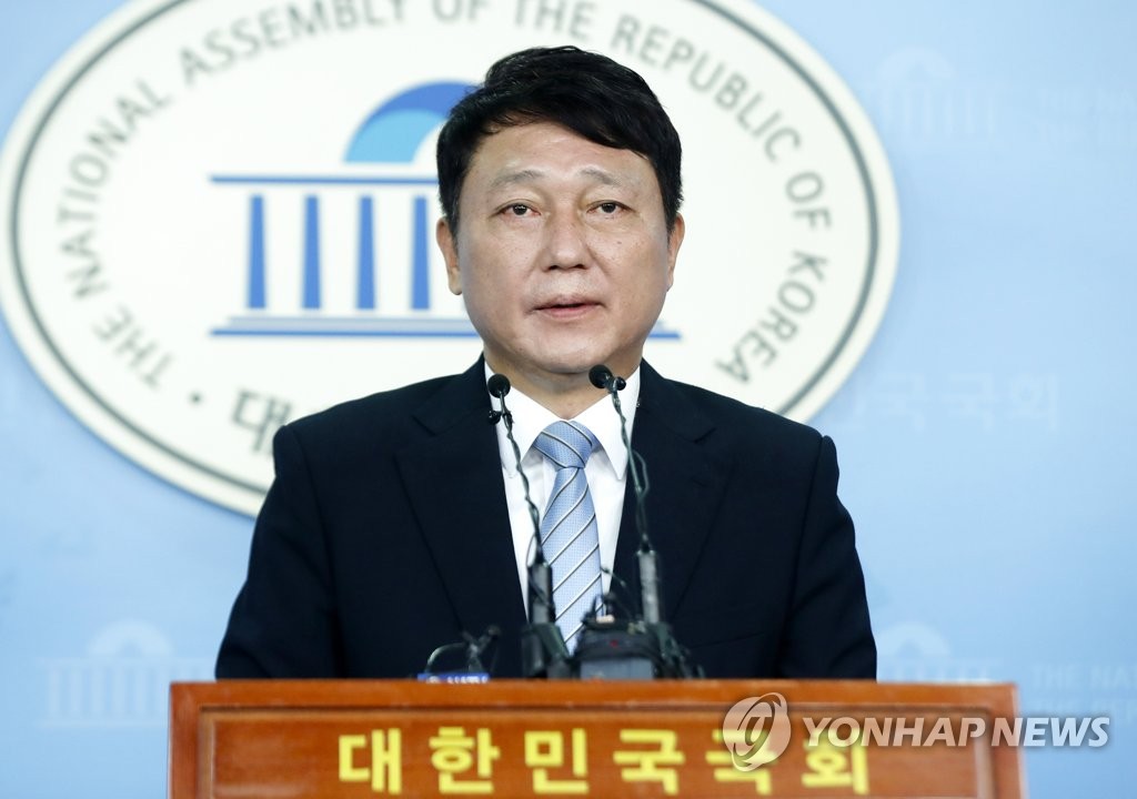 '86그룹' 최재성, 정계은퇴 선언…"시련과 영광의 시간 퇴장"(종합)