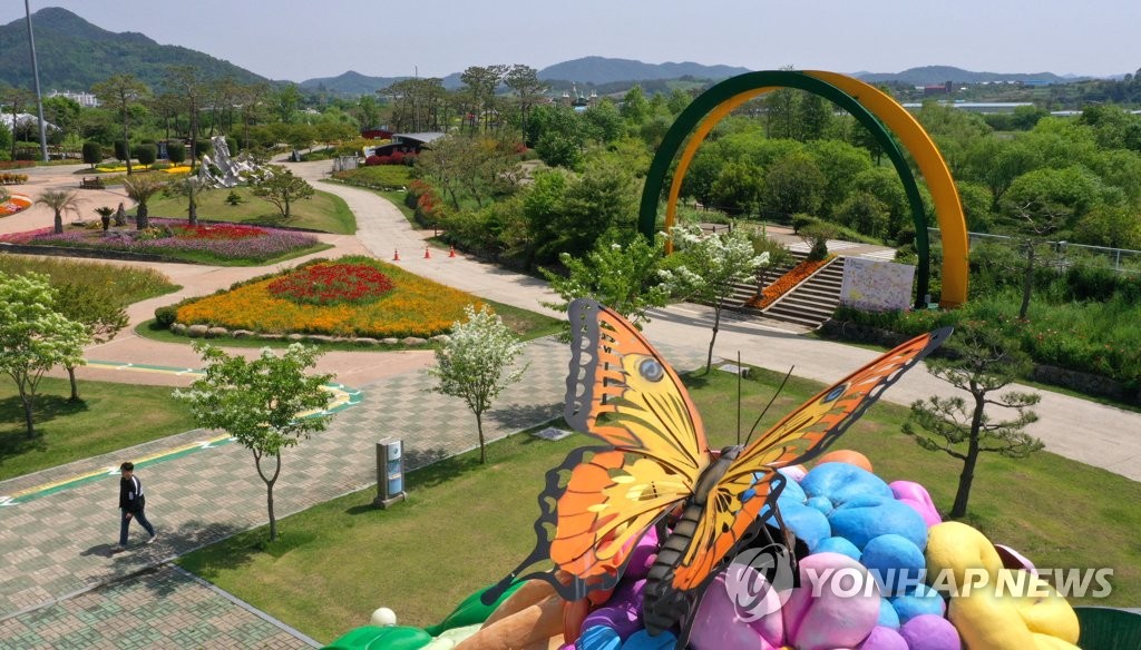 "눈부신 봄바람 타고" 대형 봄 축제 부활 기대감…다시 일상으로