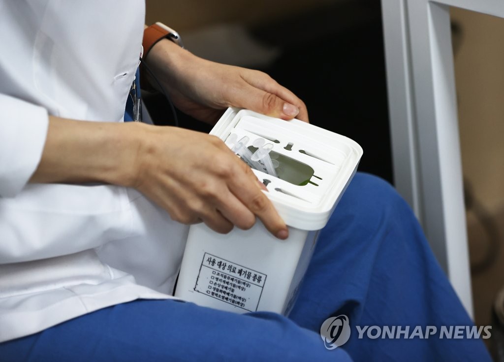 가을에 백신 또 맞나…방역당국 "재유행 대비한 접종계획 검토"