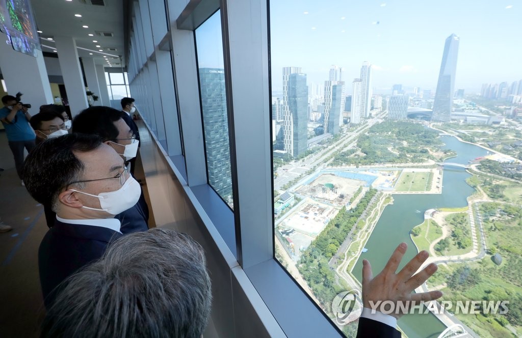 '거리두기 해제' 인천경제자유구역 시설 운영 정상화