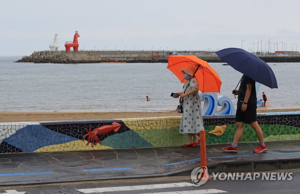 제주 한라산에 200㎜ 달하는 폭우…강풍 피해 5건 접수(종합)