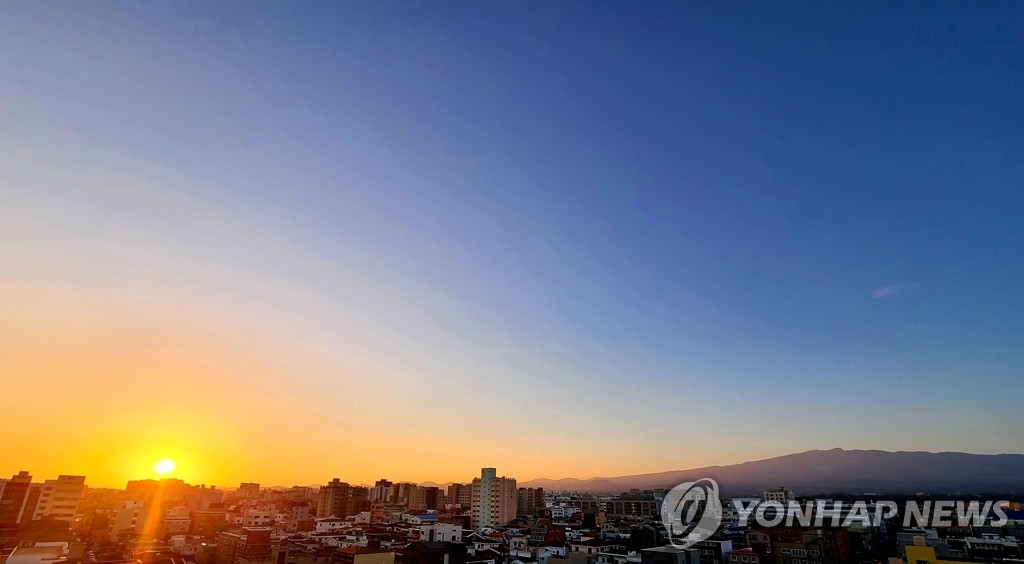 제주, 맑고 건조한 날씨…"산불 유의"