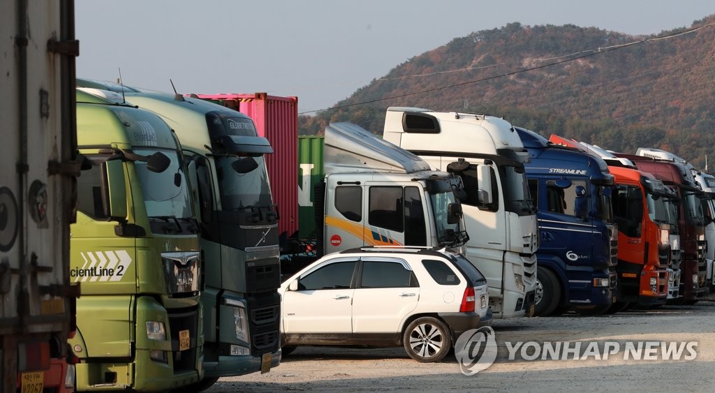 '서민 연료' 경유 가격, 휘발윳값 육박…유가보조금 손본다