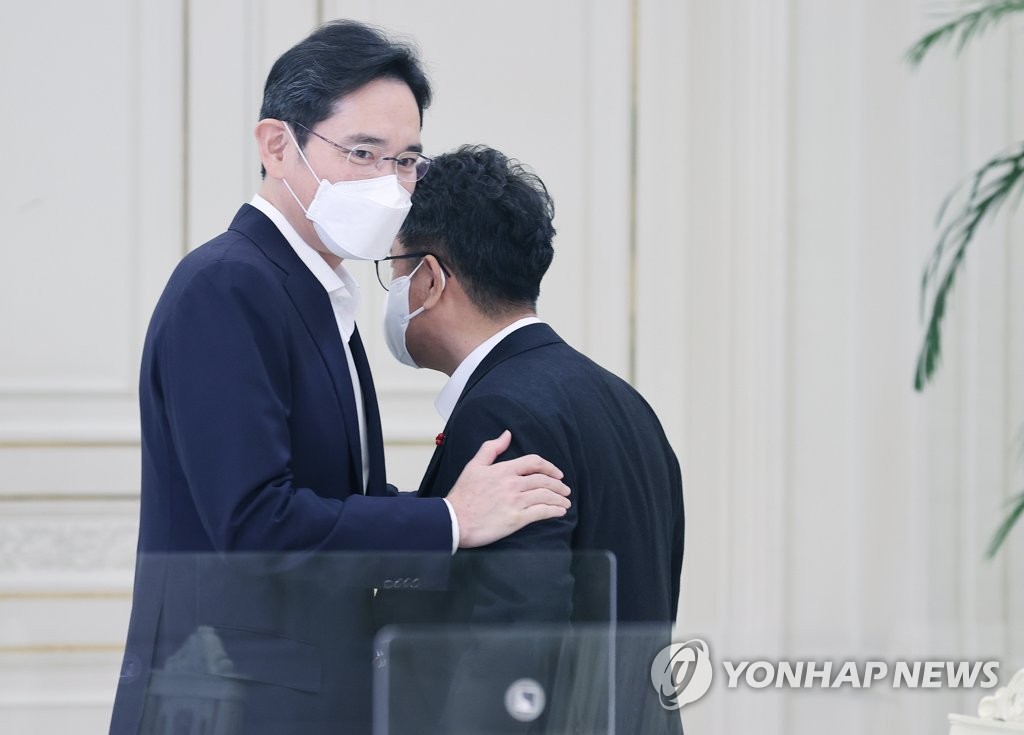 한국 최고 부자는 김범수·이재용…한국인 억만장자 41명