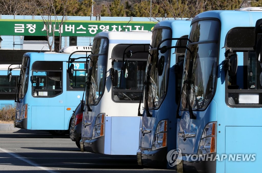 부산 시내버스 야간운행 정상화…거리두기 완화에 따라