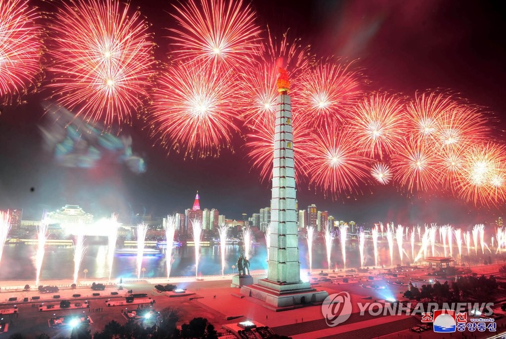 北, 김일성생일 맞아 오늘밤 대규모 축제…열병식 동향 없어(종합)