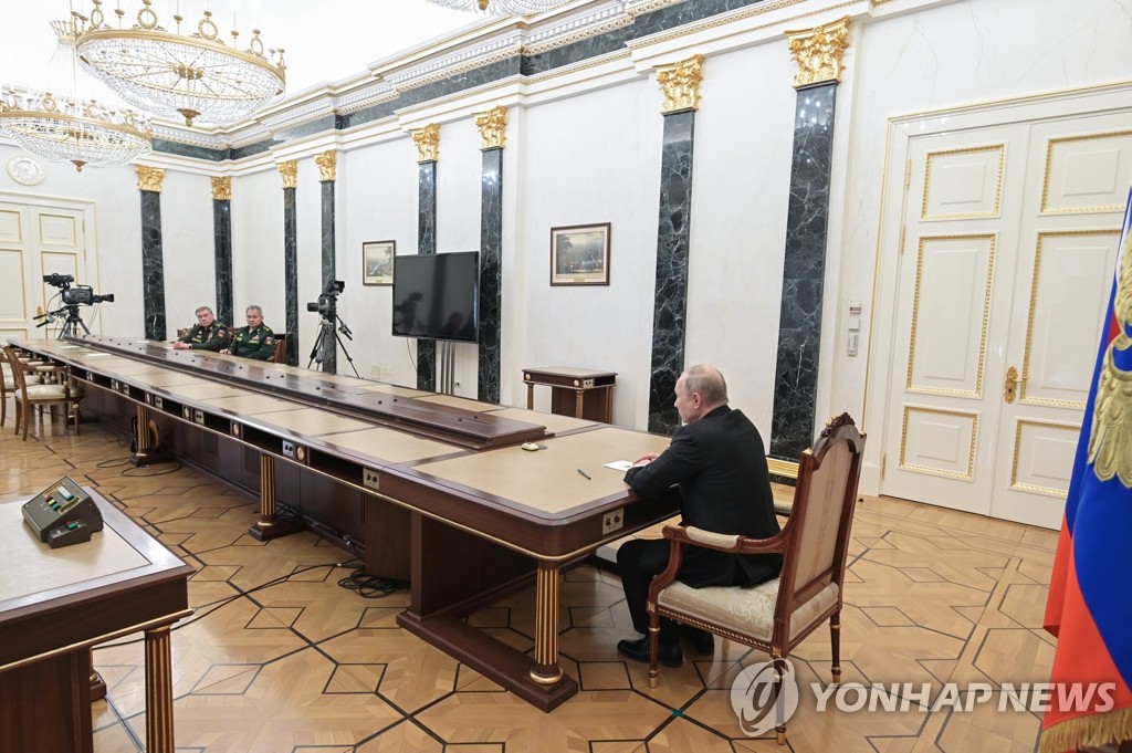 [우크라 침공] 미, 러 핵무기 사용 우려…국방장관 주 2~3회 동태 보고받아