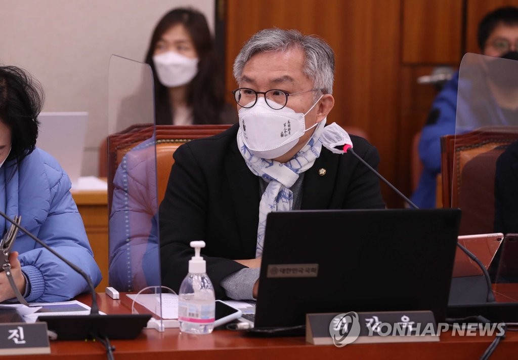 민주 최강욱 "檢총장이 검수완박 처리안되게 해달라 취지 부탁"