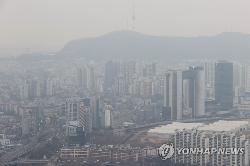 전국에 구름 많고 수도권·충남 미세먼지 '나쁨'