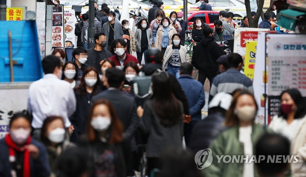 야외 마스크 해제 언제쯤…방역당국-인수위 입장차 '혼선'(종합)