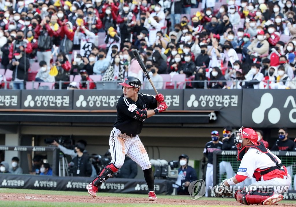 '개막전 결승타' LG 서건창 "준비하는 자세는 야구의 기본"