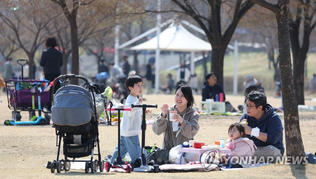 [날씨] 전국 대체로 맑아…15도 안팎 큰 일교차