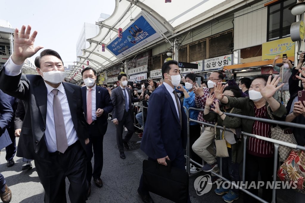 尹당선인 "중산층이 탄탄한 허리 되는 게 모든 정책 궁극 목표"