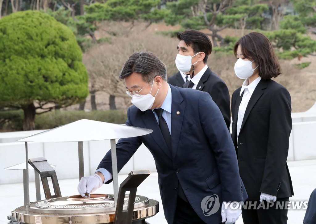 [2보] 민주, 서울 전략공천키로…윤호중 "아픔 따라도 과감한 결단"