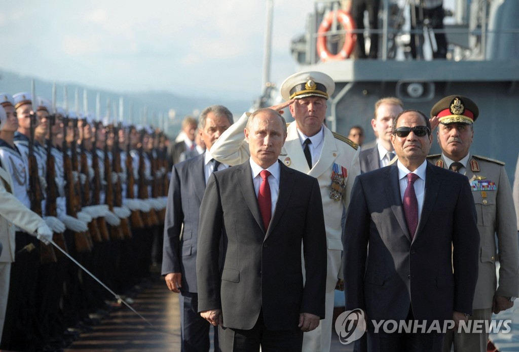 [우크라 침공] 러 "모스크바호, 여전히 떠 있다…항구로 견인중"(종합)