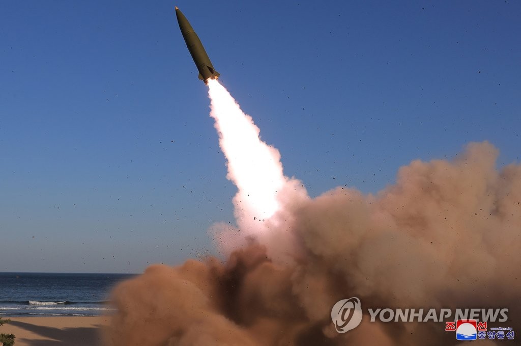 북, 신형 무기에 '전술핵' 탑재할듯…대남 핵위협 점점 노골화