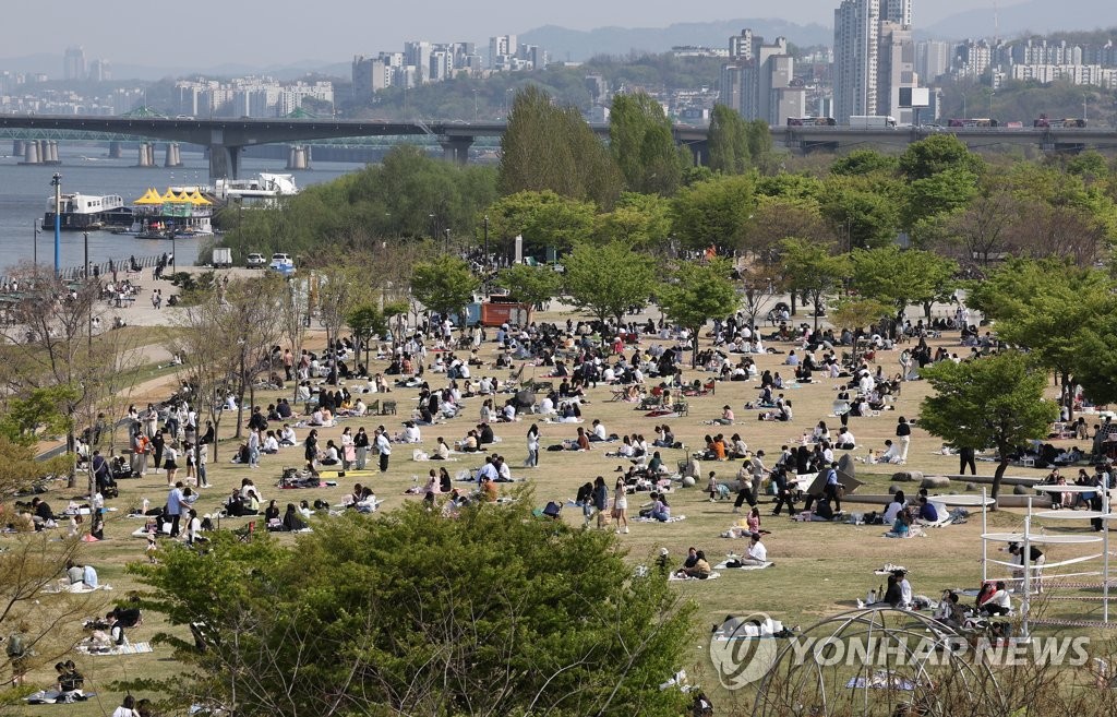 "눈부신 봄바람 타고" 대형 봄 축제 부활 기대감…다시 일상으로