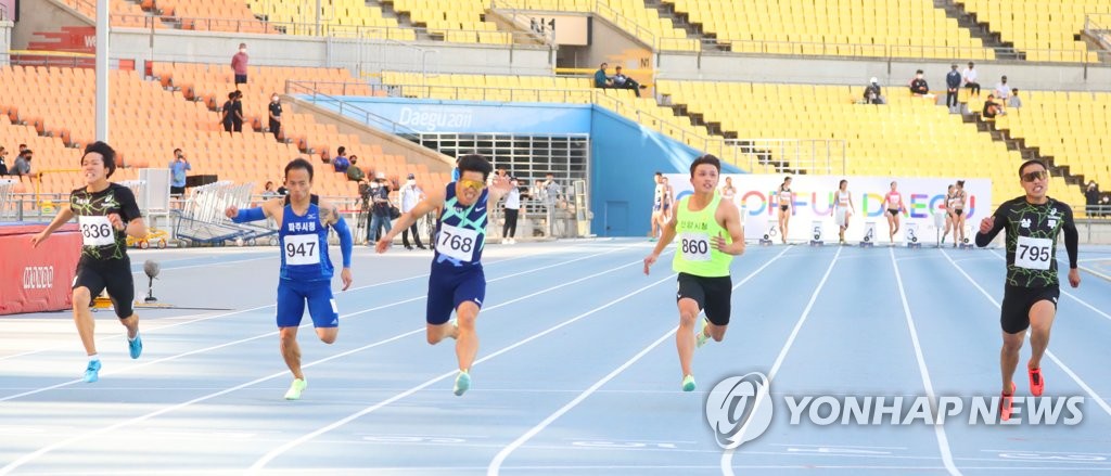 김국영, 비웨사 0.02초 차로 제치고 남자 100ｍ 우승…10초42