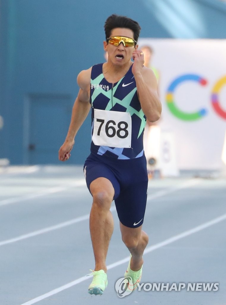 김국영, 비웨사 0.02초 차로 제치고 남자 100ｍ 우승…10초42