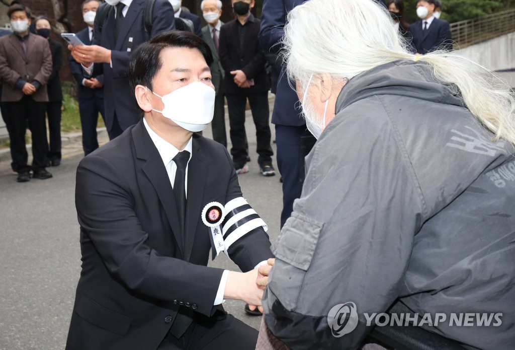 전장연, 이틀째 출근길 지하철 시위…일부 고성·항의(종합)