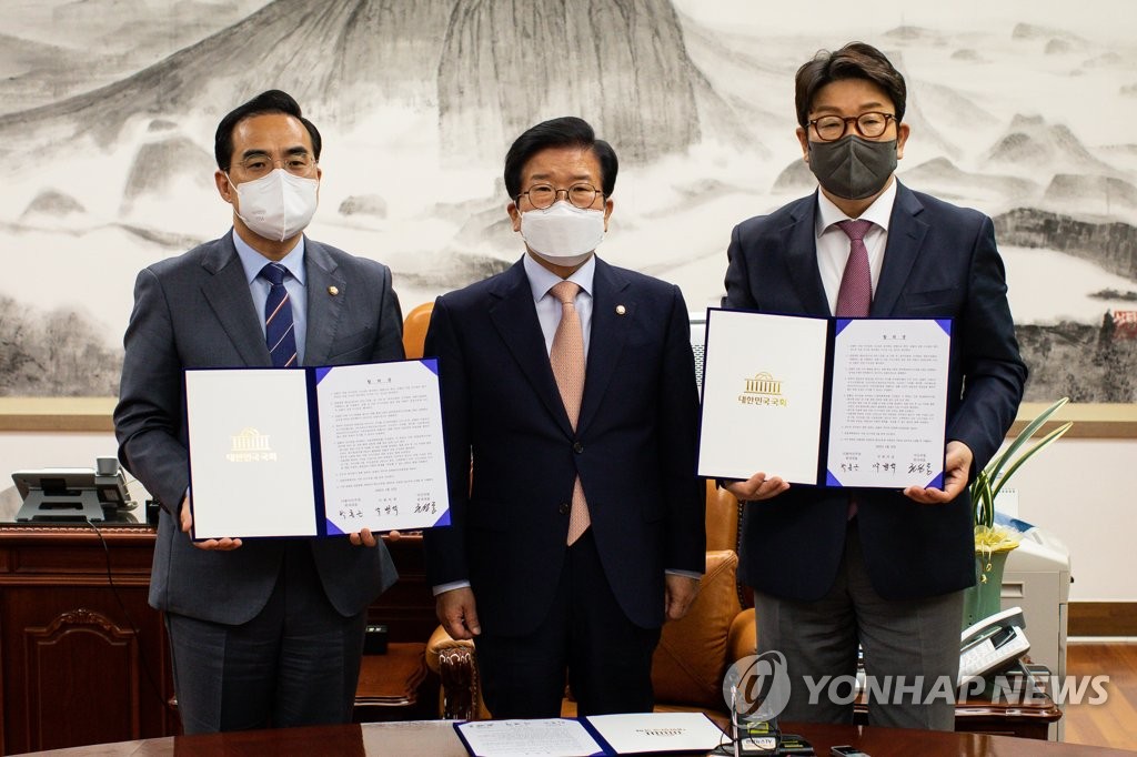 민주, 역풍 속 朴중재 고리로 '검수완박' 회군…강경파 반발